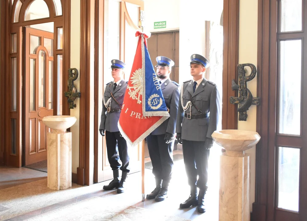 Awanse, odznaczenia i słowa uznania. Garwolińska Policja świętowała 107. rocznicę powołania Policji Państwowej