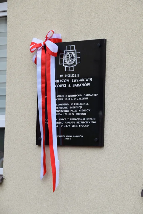 Uroczystości odsłonięcia tablicy pamiątkowej w Baranowie