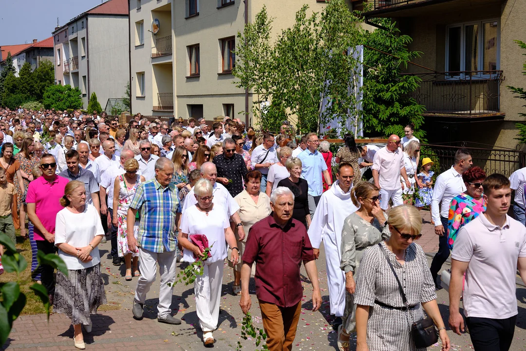 Procesja Bożego Ciała w parafii Matki Kościoła w Łukowie