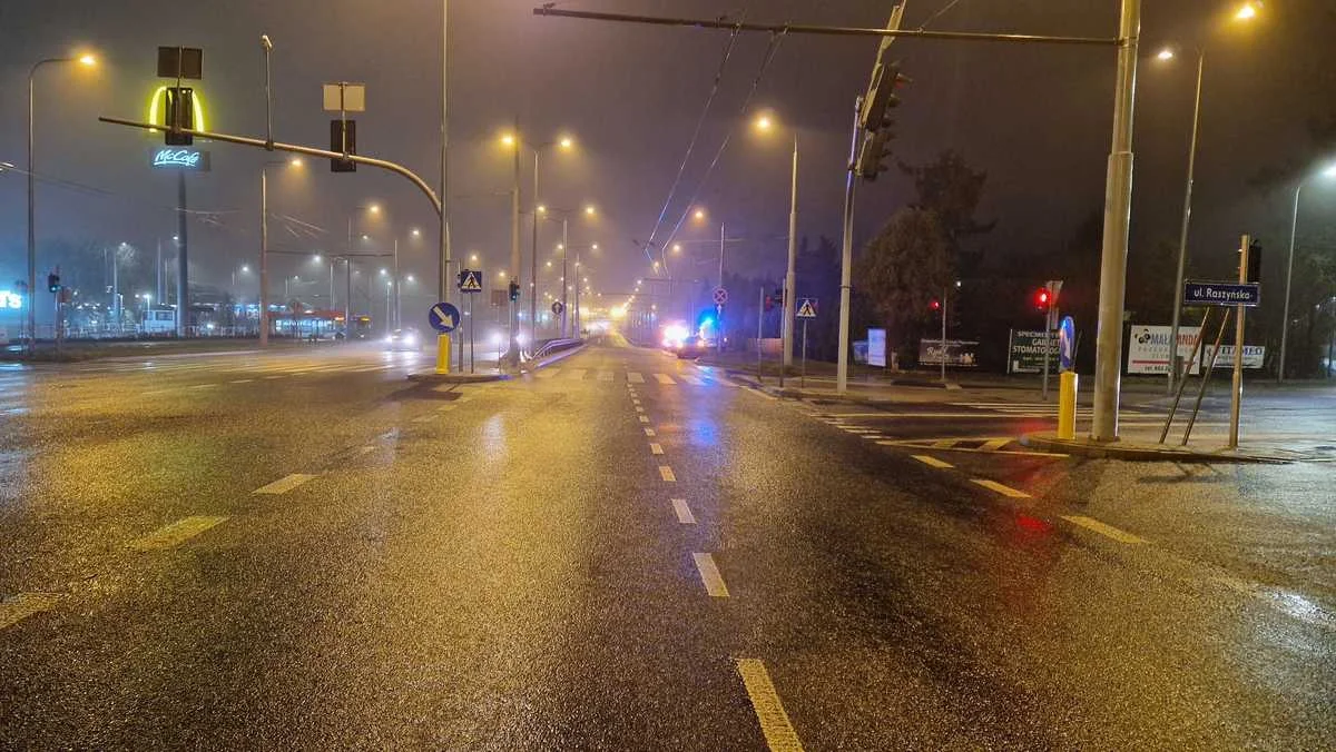 Lublin: Nastolatek wbiegł na przejście dla pieszych. Potrącił go samochód