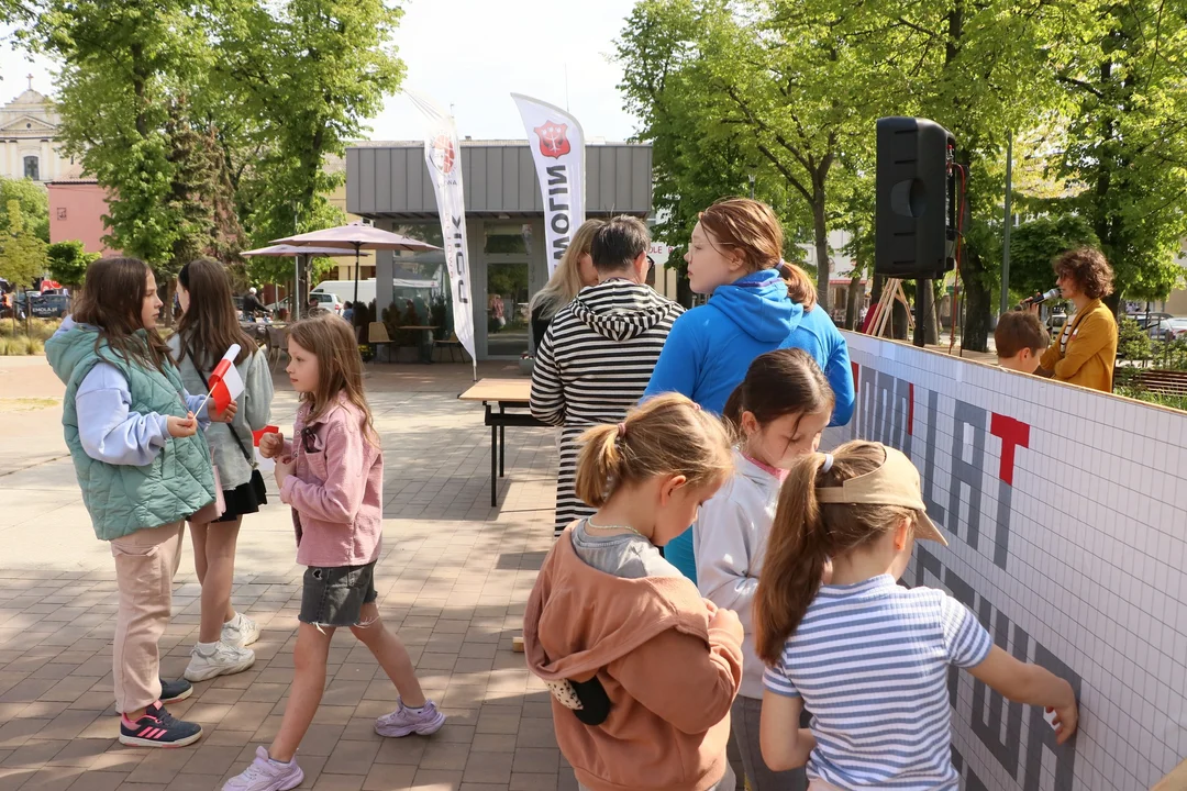 Na Skwerze Solidarności odbyły się obchody Dnia Flagi