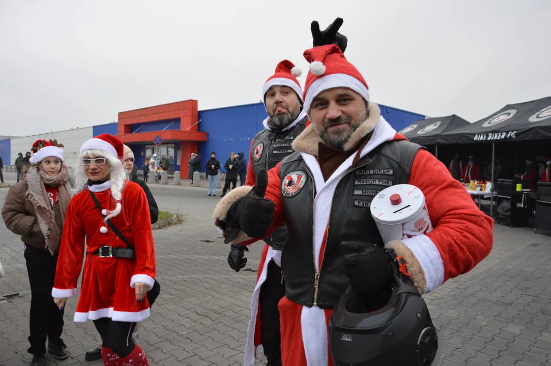 Przyjdź na plac pod Tesco. Do godz. 14 trwają MOTOMIKOŁAJKI.  Motocykliści chcą pomóc radzyńskim domom dziecka - Zdjęcie główne