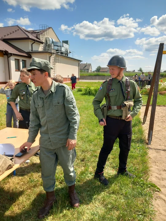 Młodzi pasjonaci zaprosili kolegów na piknik historyczny