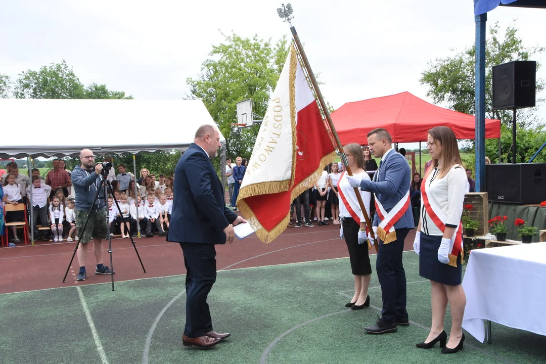 Szkoła Podstawowa w Radoryżu Kościelnym ma nowego patrona. To znany pisarz