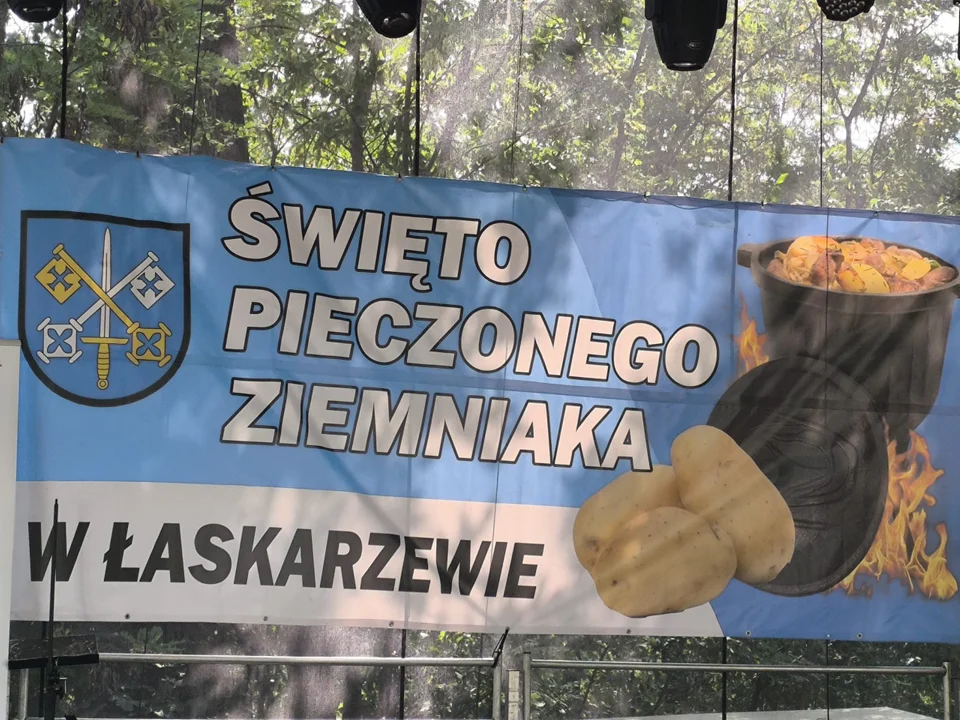 Gotowanie z Mistrzem Wielkiej Patelni i konkurs na najdłuższą obierkę - odbyło się Święto Pieczonego Ziemniaka