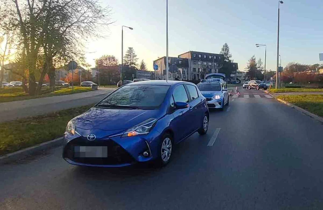Potrącenie nastolatki na hulajnodze w woj. lubelskim. Dziewczyna trafiła do szpitala