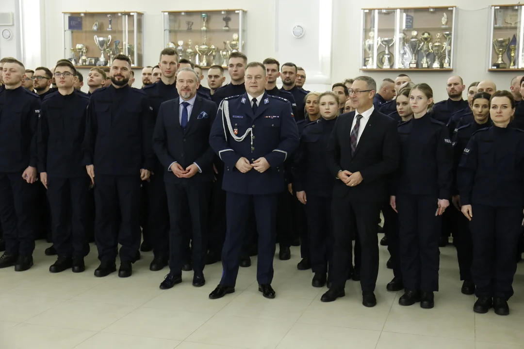 "Ślubuję pilnie przestrzegać prawa". Nowi policjanci w lubelskim garnizonie [WIDEO]