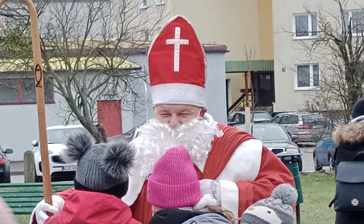 Ubrali choinkę, śpiewali św. Mikołajowi - Zdjęcie główne