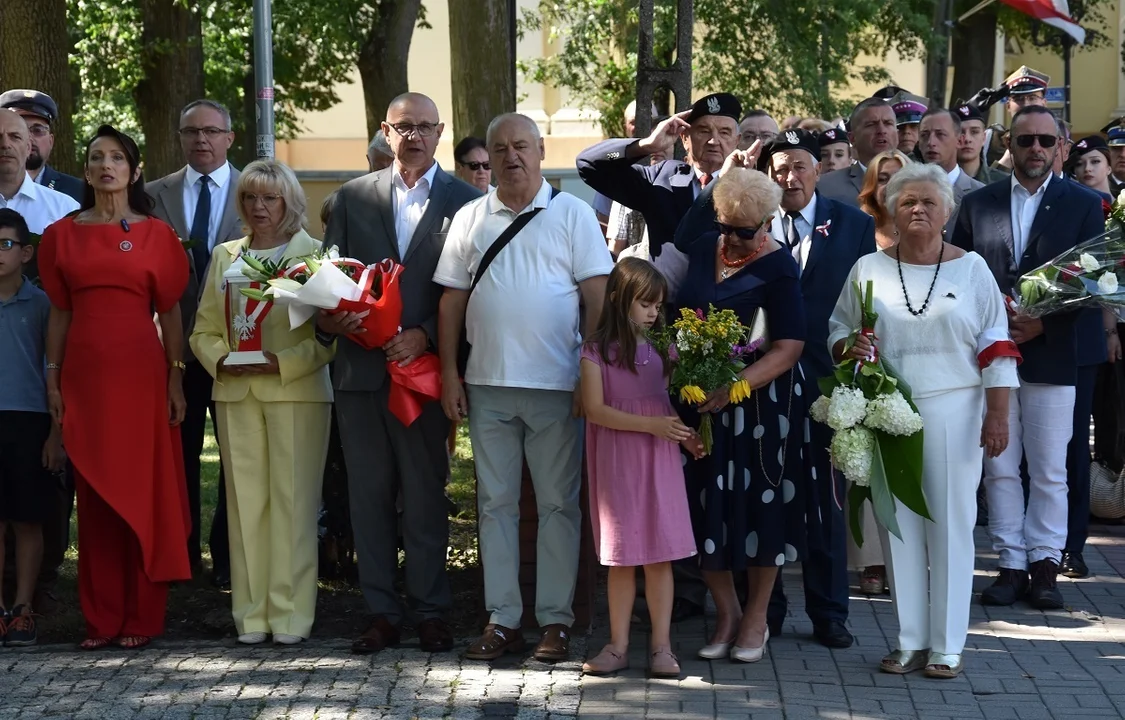 Garwolin: Było wojsko, rekonstruktorzy i uroczysta parada. Uczcili 106. rocznicę Bitwy Warszawskiej [Zdjęcia] - Zdjęcie główne