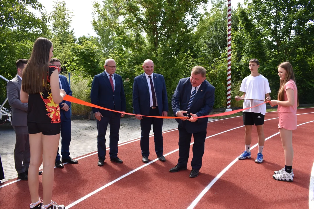 Otwarcie zmodernizowanych boisk w Kurowie