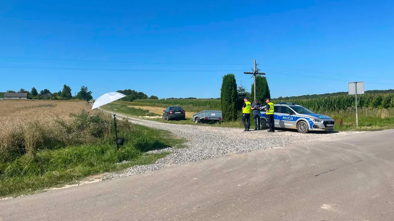 Niezidentyfikowany obiekt  w Tarnawie Koloni