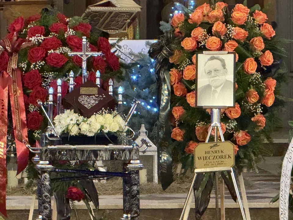 Ostatnie pożegnanie starosty Henryka WIeczorka (zdjęcia) - Zdjęcie główne