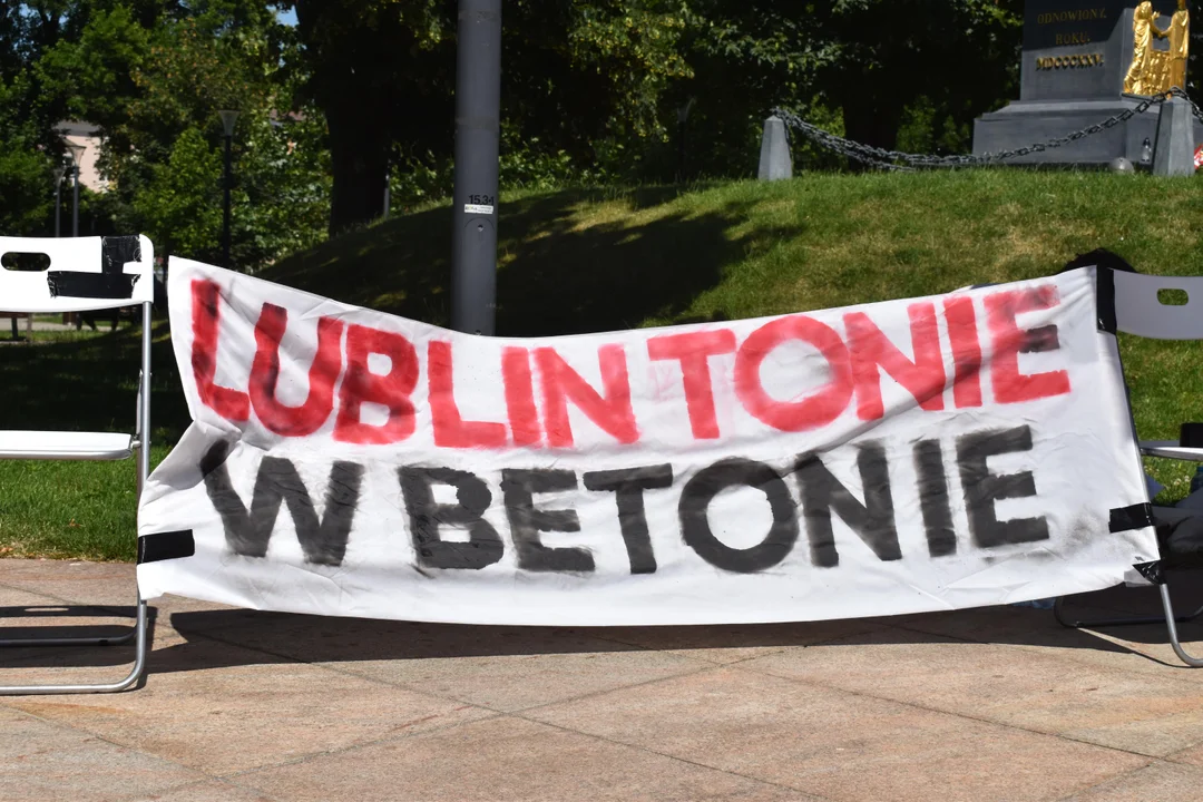 "Lublin tonie w betonie". Młoda Lewica alarmuje w upał