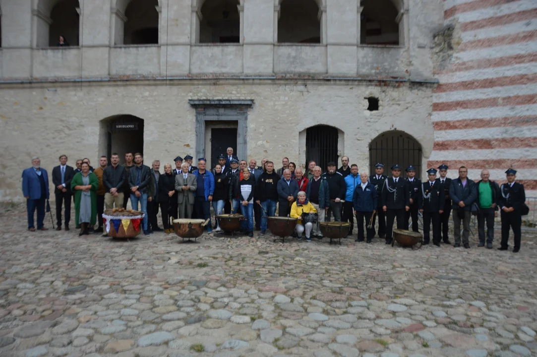 Bębniarze zagościli w Janowcu