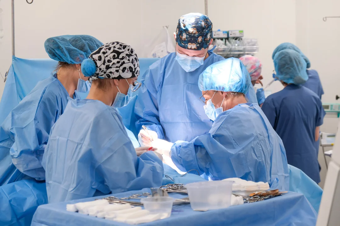 Mniejsze uszkodzenia skóry i lepsze gojenie po operacji, Szpital przy al. Kraśnickiej z nowym sprzętem na raka