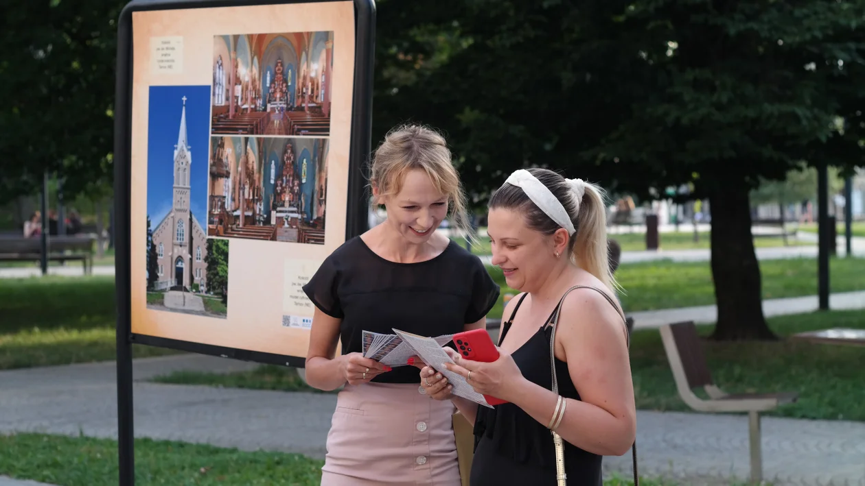 Wystawa fotografii polonijnych kościołów w centrum. To zasługa naukowców z Politechniki Lubelskiej