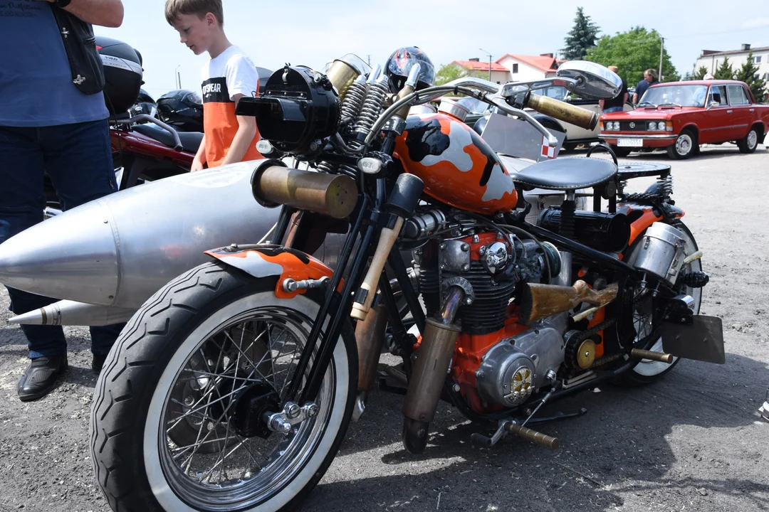 Motocykliści opanowali Łuków. Część I