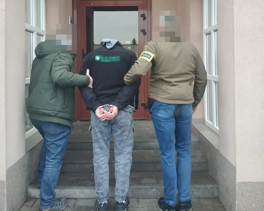 Powiat łęczyński: Pościg za nietrzeźwym kierowcą. Zatrzymany po uderzeniu w radiowóz