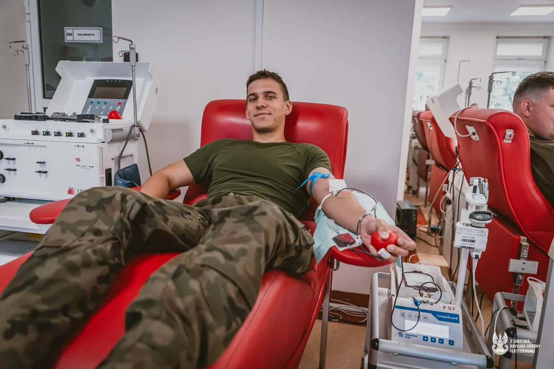 Zapasy krwi po wakacjach wymagają uzupełnienia. Lubelscy terytorialsi oddali ponad 62 litry