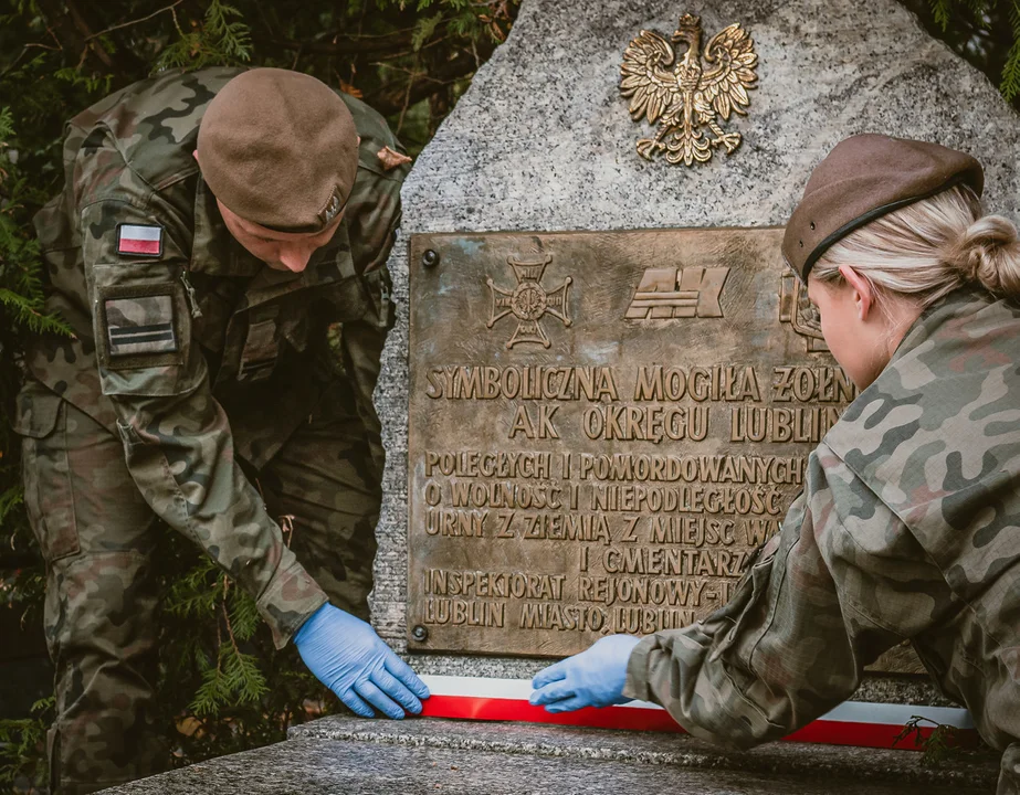 Lubelscy terytorialsi pamiętają o poległych żołnierzach. Akcja "Żołnierska Pamięć"