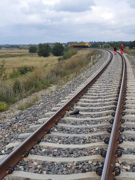 AKTUALIZACJA Śmiertelne potrącenie przez pociąg. Tragedia w Chlewiskach - Zdjęcie główne