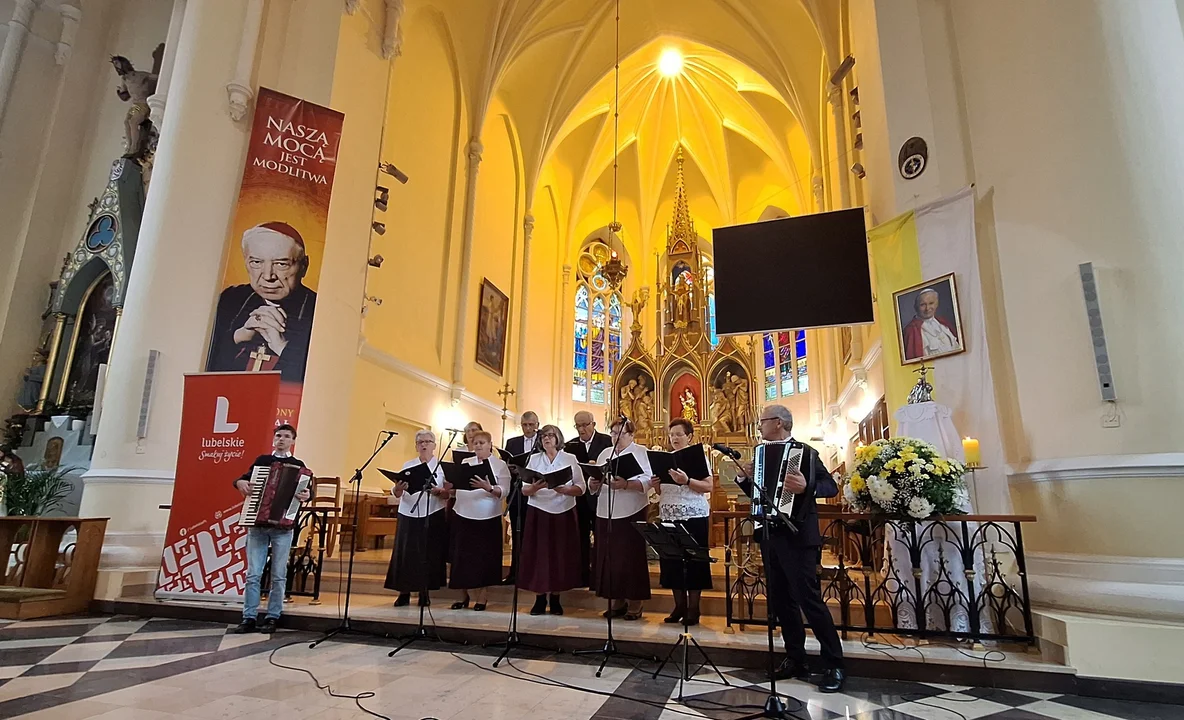 Maryjne nuty w sercu Wąwolnicy. Tradycja, która łączy pokolenia