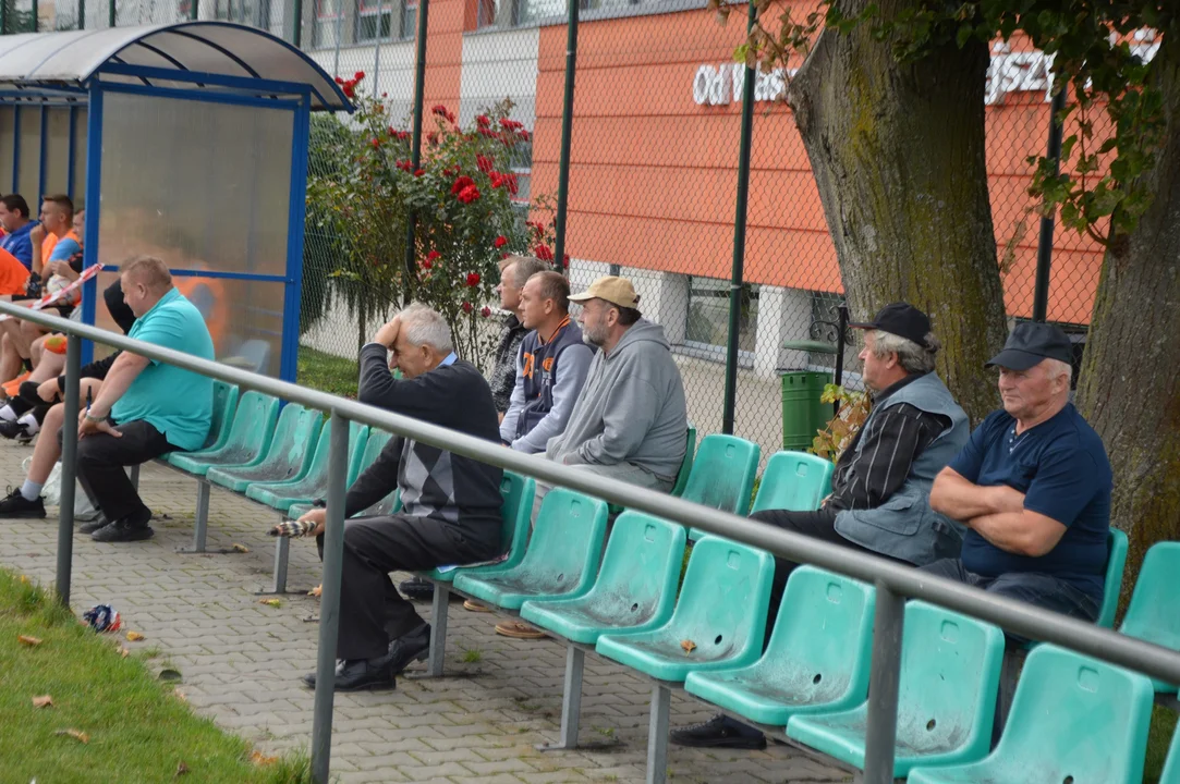 Kibice na meczu Żyrzyniak Żyrzyn z KS Amator Leopoldów - Rososz