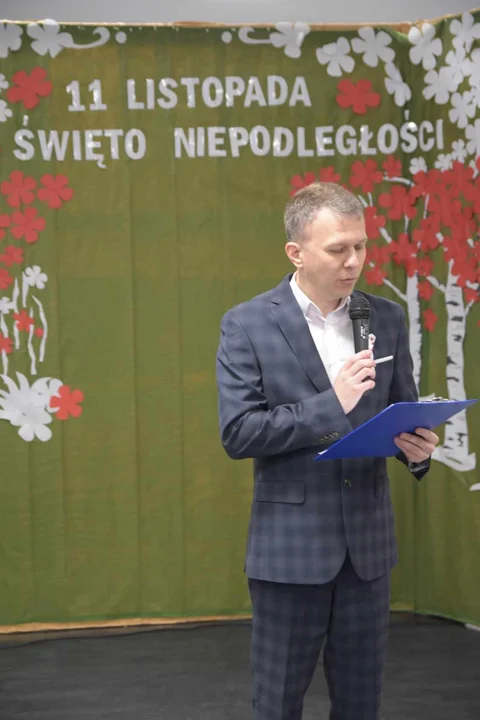 Obchody 11 listopada w Bibliotece w Hucie Dąbrowie