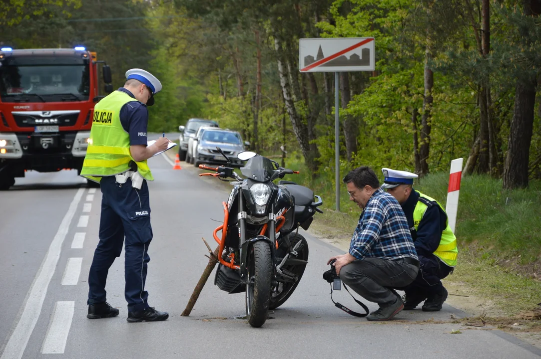 Dąbrowa Wronowska: Śmiertelny wypadek motocyklisty (ZDJĘCIA) - Zdjęcie główne