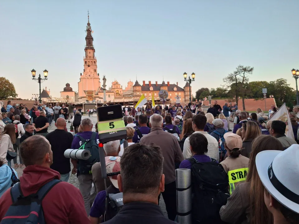 Wyruszyli z Wilgi, dołączyli do grupy w Maciejowicach. Finał był o świcie - Zdjęcie główne