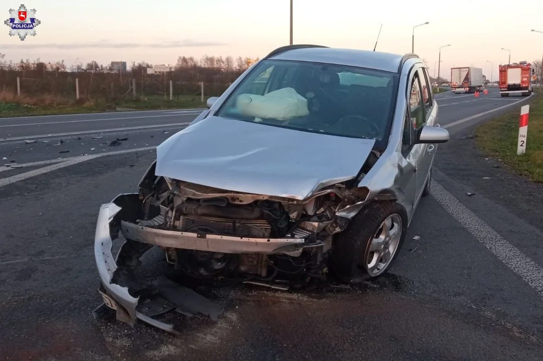 Radzyń Podlaski: Nie ustąpił pierwszeństwa na skrzyżowaniu. Trzy osoby w szpitalu