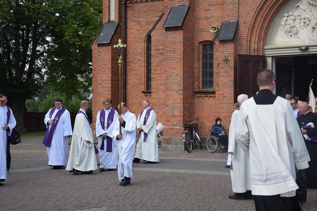 Uroczystości pogrzebowe śp. ks. kanonika Henryka Prządki