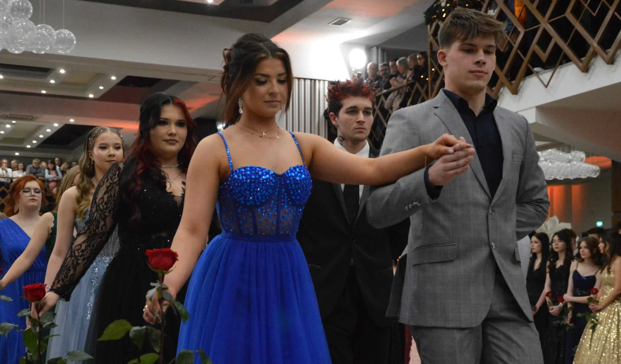 Szyk, klasa, elegancja. Studniówka 2026 - ZS nr 2 w Lubartowie [ZDJĘCIA, CZ. 1] - Zdjęcie główne