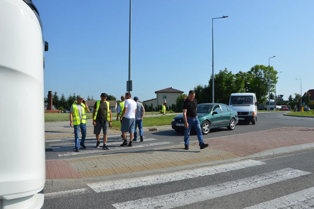 Poniedziałkowa akcja protestacyjna producentów malin w Opolu Lubelskim