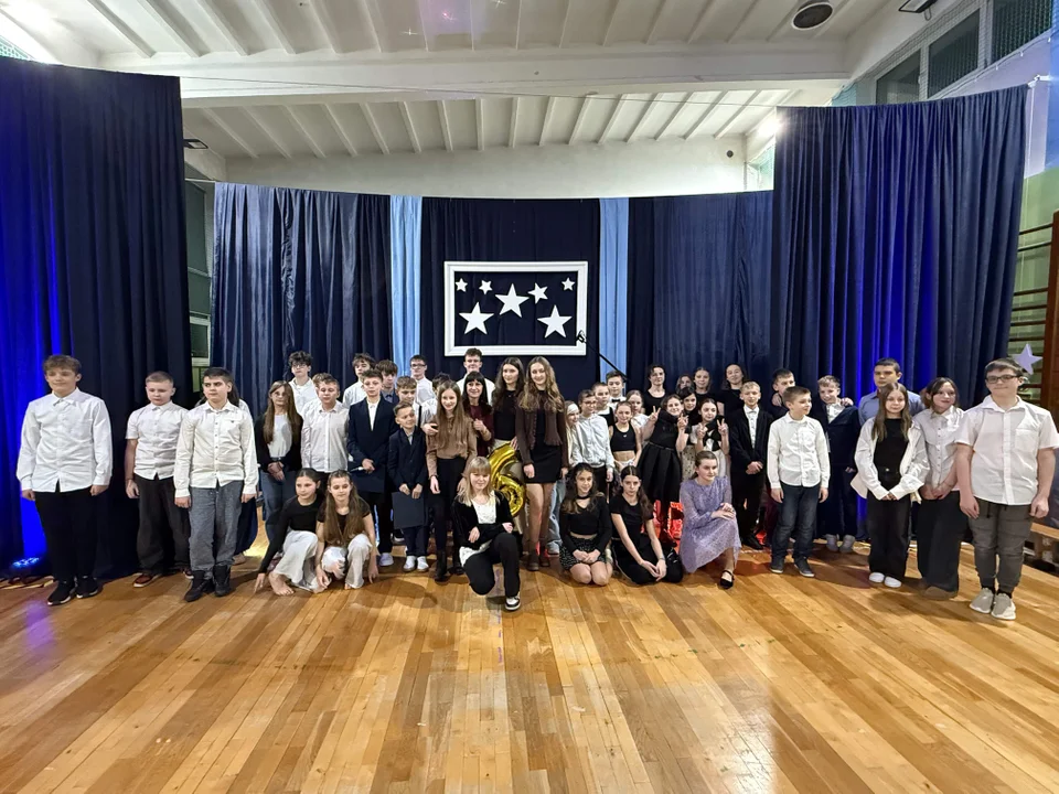 Puławy: W SP nr 4 mają zdolnych uczniów z wysokimi średnimi (zdjęcia) - Zdjęcie główne