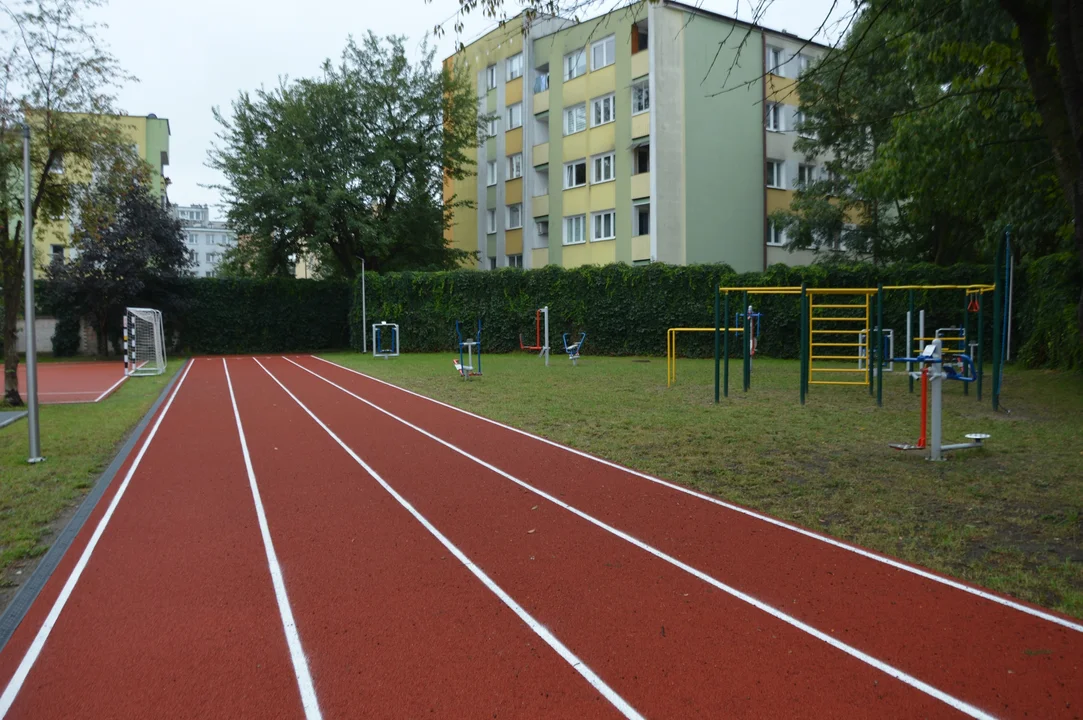 Minister Edukacji na otwarciu nowych boisk w "Szpulkach"