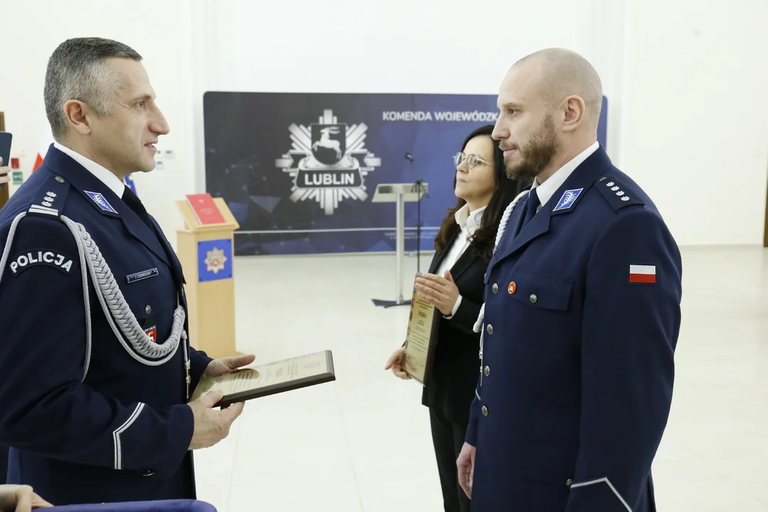 Nowi funkcjonariusze w lubelskiej policji. Złożyli ślubowanie, niedługo zaczną pracę