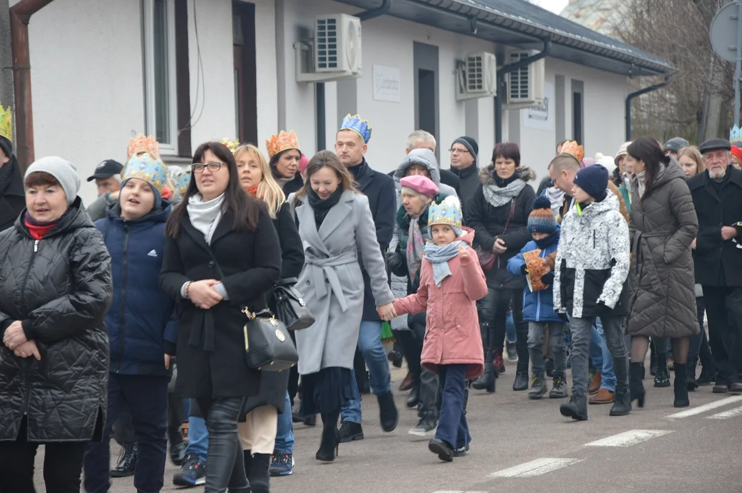 Orszak Trzech Króli przeszedł ulicami Chodla