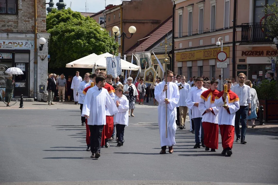 Biała Podlaska: Procesja Bożego Ciała na placu Wolności