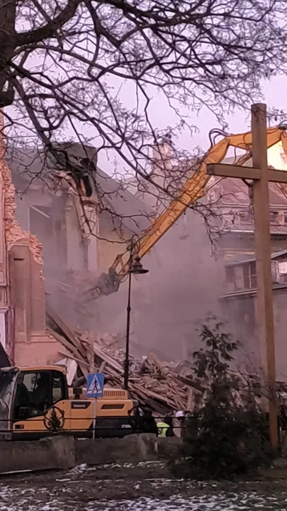 Lublin: Runęła część kamienicy w centrum. Wyburzanie budynku