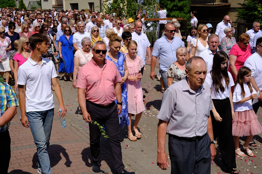 Procesja Bożego Ciała w parafii Matki Kościoła w Łukowie