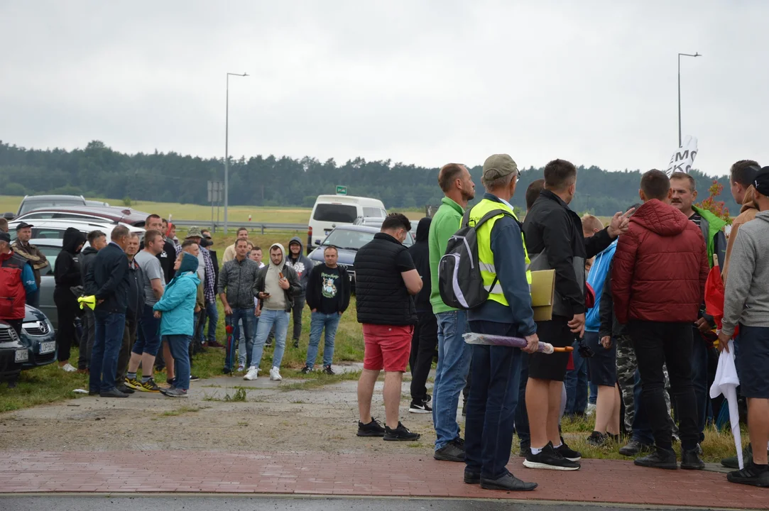 Protest producentów malin w Opolu Lubelskim. Dzień drugi