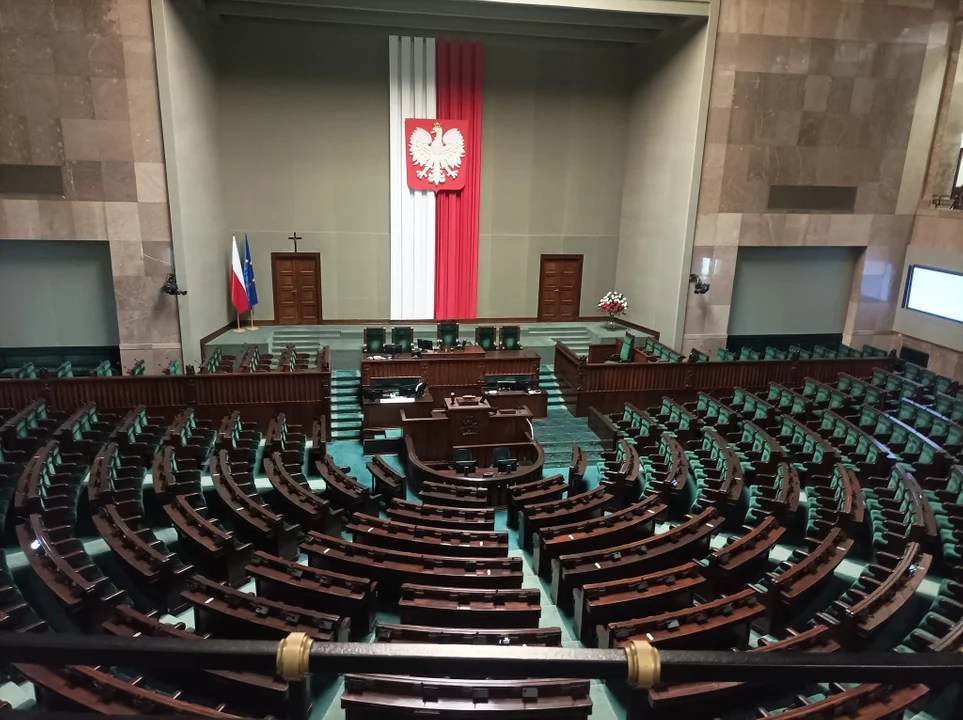 Seniorzy z Ryżek i Gołąbek z wizytą w Sejmie i Senacie oraz Świątyni Opatrzności Bożej