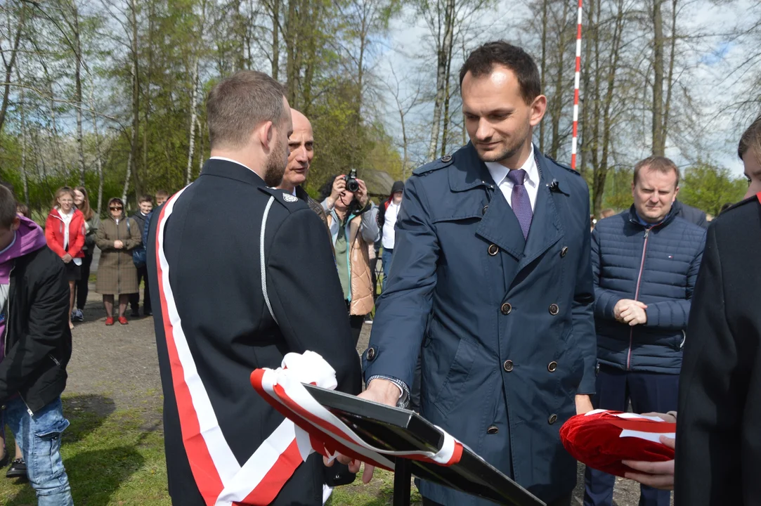 Posadzenie Dębu Pamięci ppor. rez. Stanisławowi Fabisiewiczowi w Zarzeczu