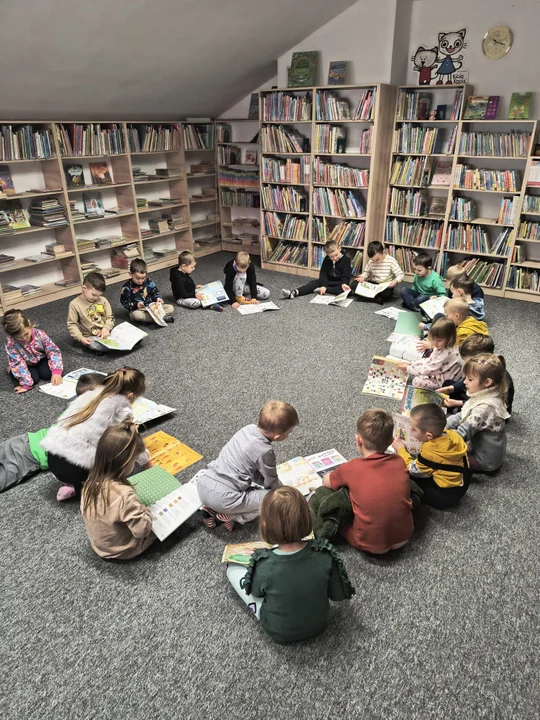 Dzień kota w Gminnym Ośrodku Kultury i Biblioteka w Trzebieszowie