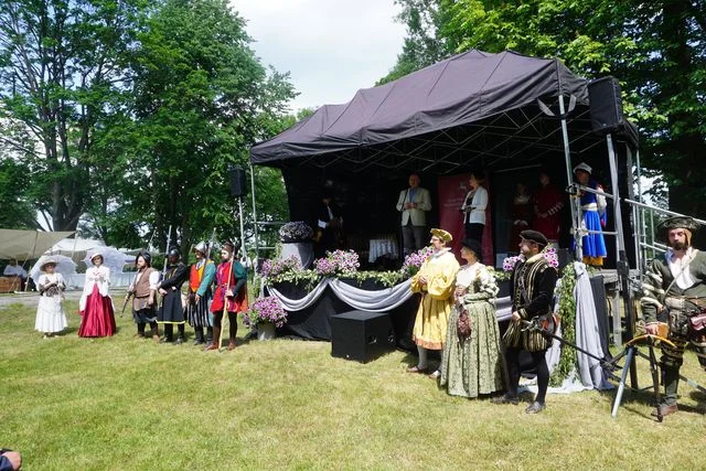500 lat historii. W Janowcu rozpoczęły się obchody wielkiego jubileuszu zamku (ZDJĘCIA) - Zdjęcie główne