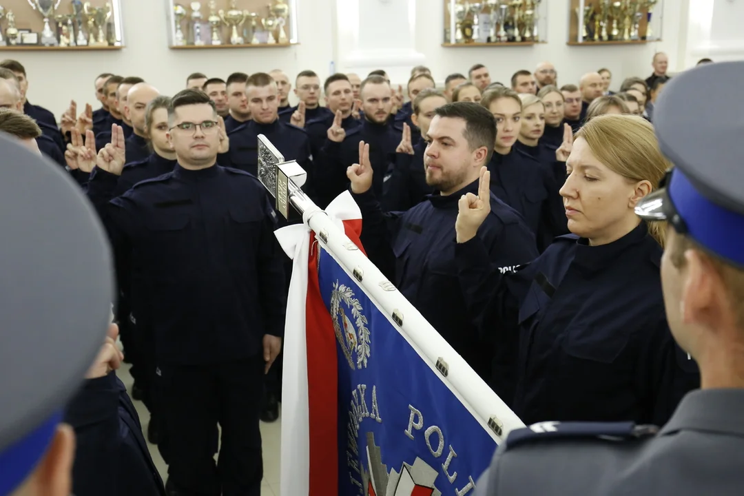 Nowi funkcjonariusze w szeregach lubelskiej policji. Złożyli już uroczyste ślubowanie