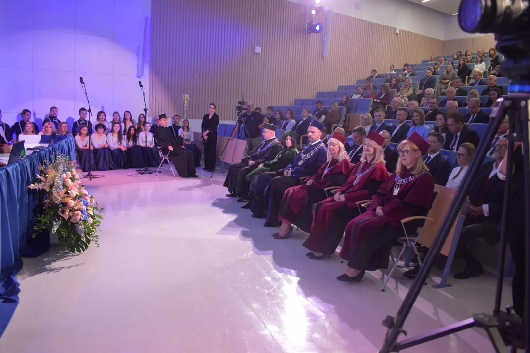 Uniwersytet Medyczny w Lublinie zaczyna rok. Rektor: "Mamy rekordową rekrutację"