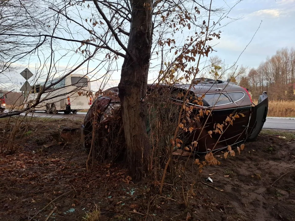 Województwo lubelskie: Autokar wjechał do rowu, a wcześniej osobówka. Nowe informacje