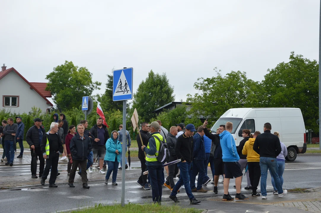 Protest producentów malin w Opolu Lubelskim. Dzień drugi